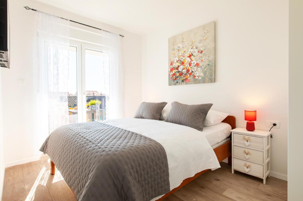 Sunny Island Apartment Trogir Exterior photo