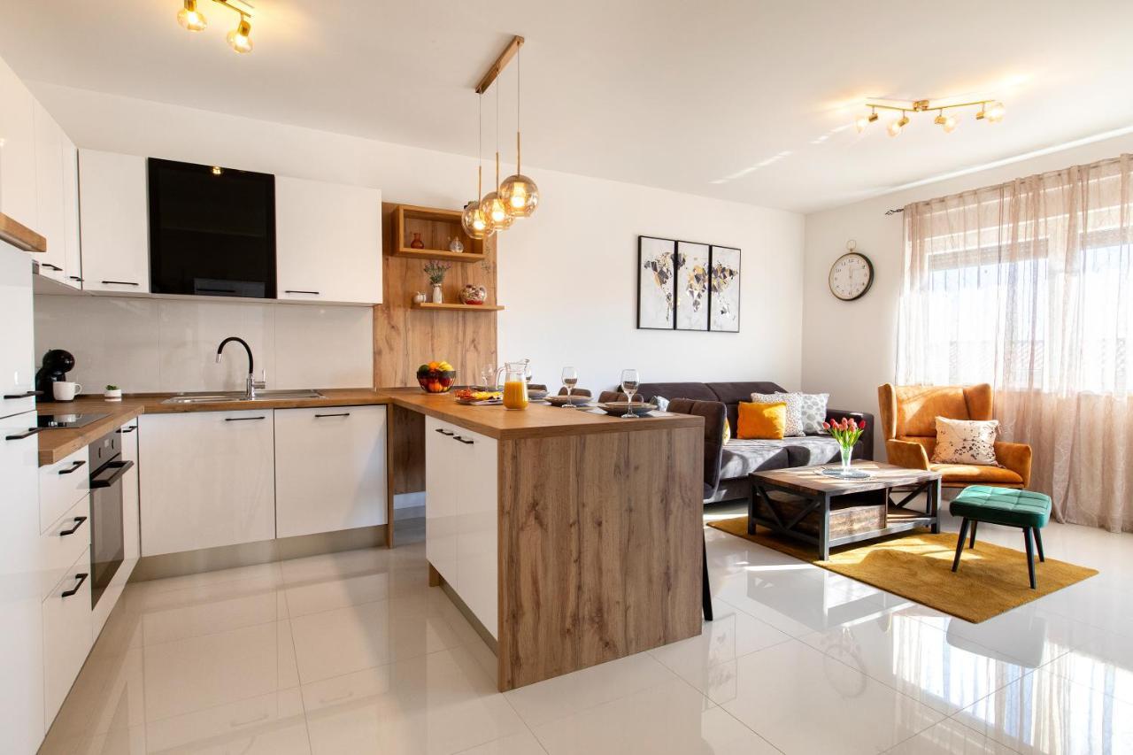 Sunny Island Apartment Trogir Exterior photo